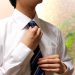 結婚式の服装で平服の案内が！男性で20代後半はどううする？